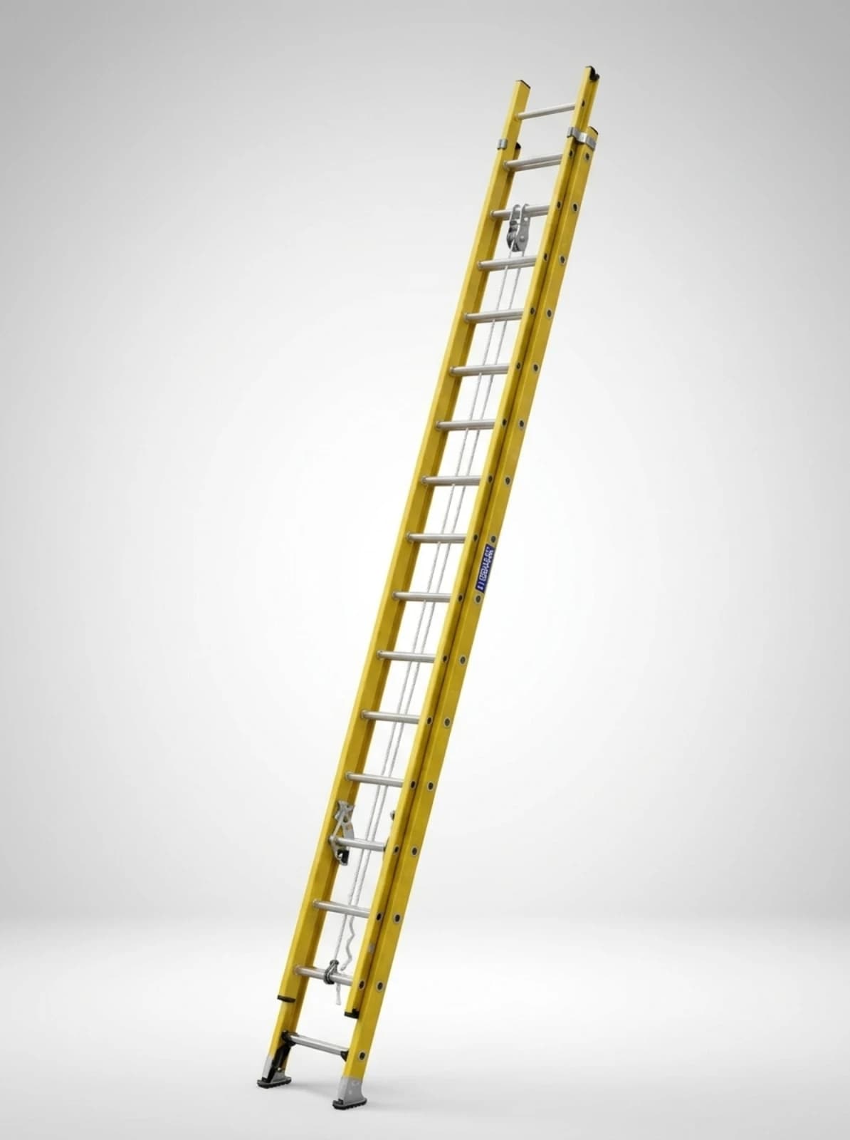 Escalera Tipo Extension Dielectrica de 5m a 9m — Escaleras en alquiler