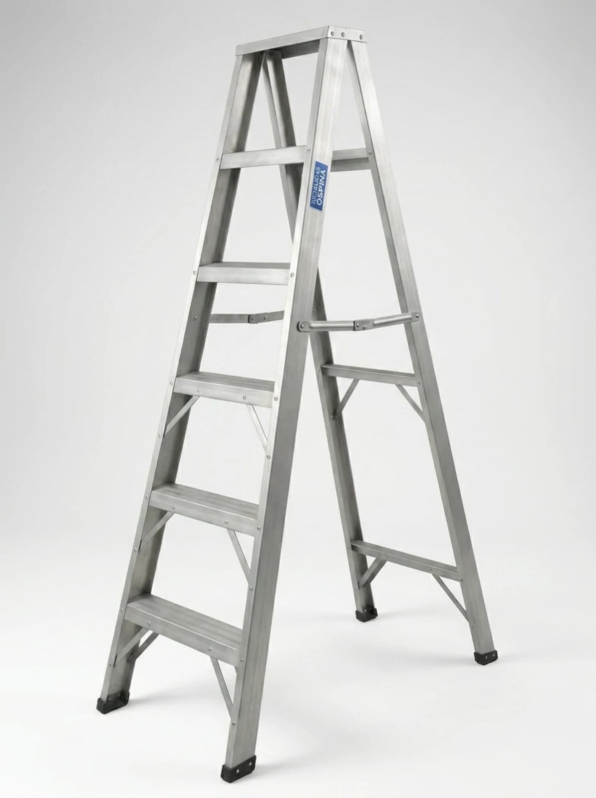 Escalera Tipo Tijera de 1.80m en Aluminio — Escaleras en alquiler